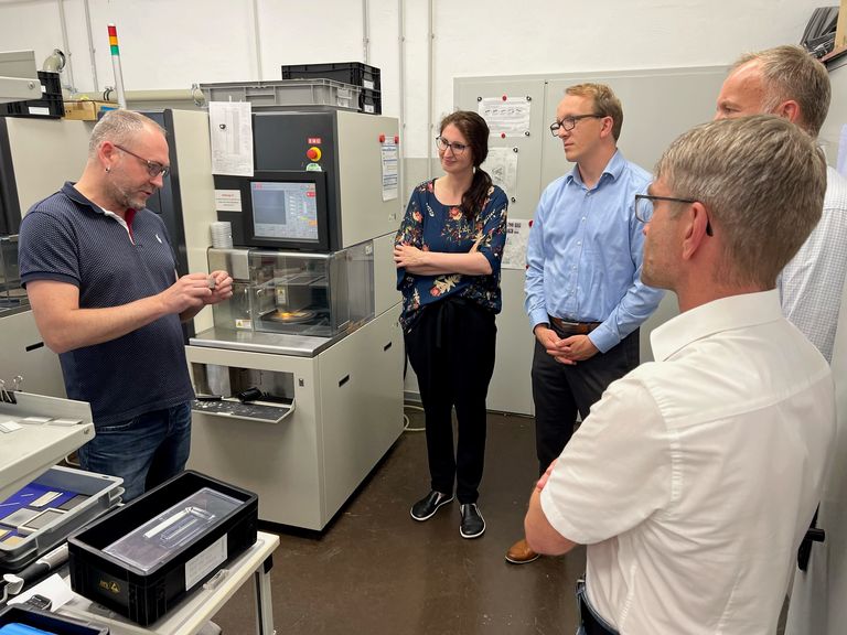 VDMA-Präsident Karl Häusgen zu Gast bei SONOTEC