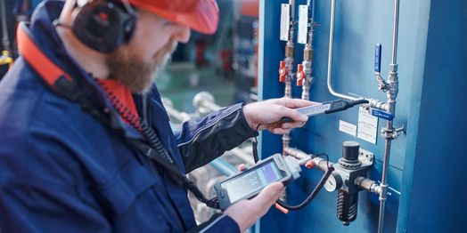 Leckageortung mit digitalem Ultraschallprüfgerät SONAPHONE und BS10 Sensor 
