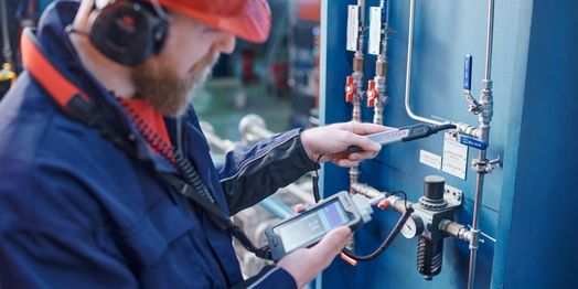 Ultrasonic leak detection with SONAPHONE and BS10 sensor 