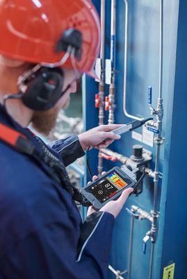 Lecksuche im Druckluftsystem mit Ultraschallprüfgerät und Luftschall-Sensor