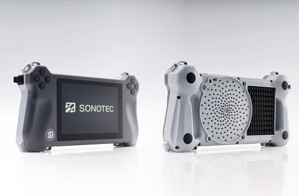 SONASCREEN Handheld-Device with a large display and 176 microphone beamforming array