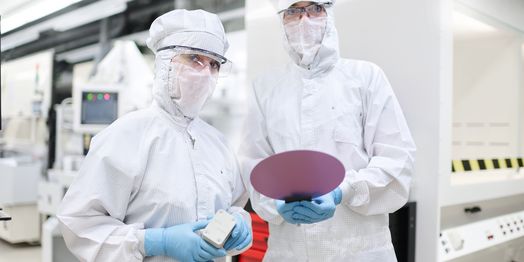 Waferreinigung in der Halbleiterfertigung mit Durchflussmessung von Flüssigkeiten