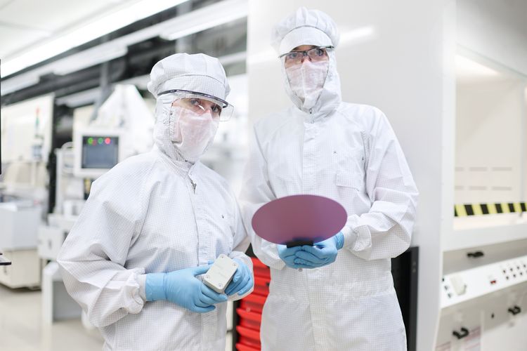 Waferreinigung in der Halbleiterfertigung mit Durchflussmessung von Flüssigkeiten