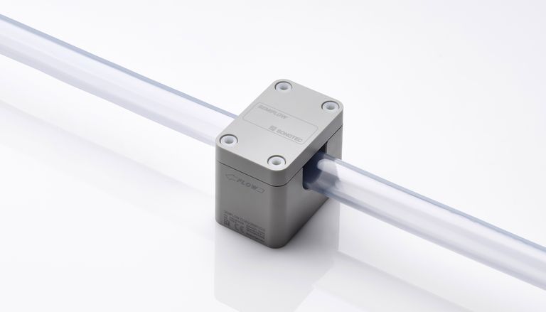 Non-contact ultrasonic clamp-on flow sensor SEMIFLOW CO.65