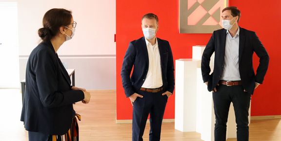 Press Release Christoph Bernstiel in Discussion with Manuela and Michael Muench 2021